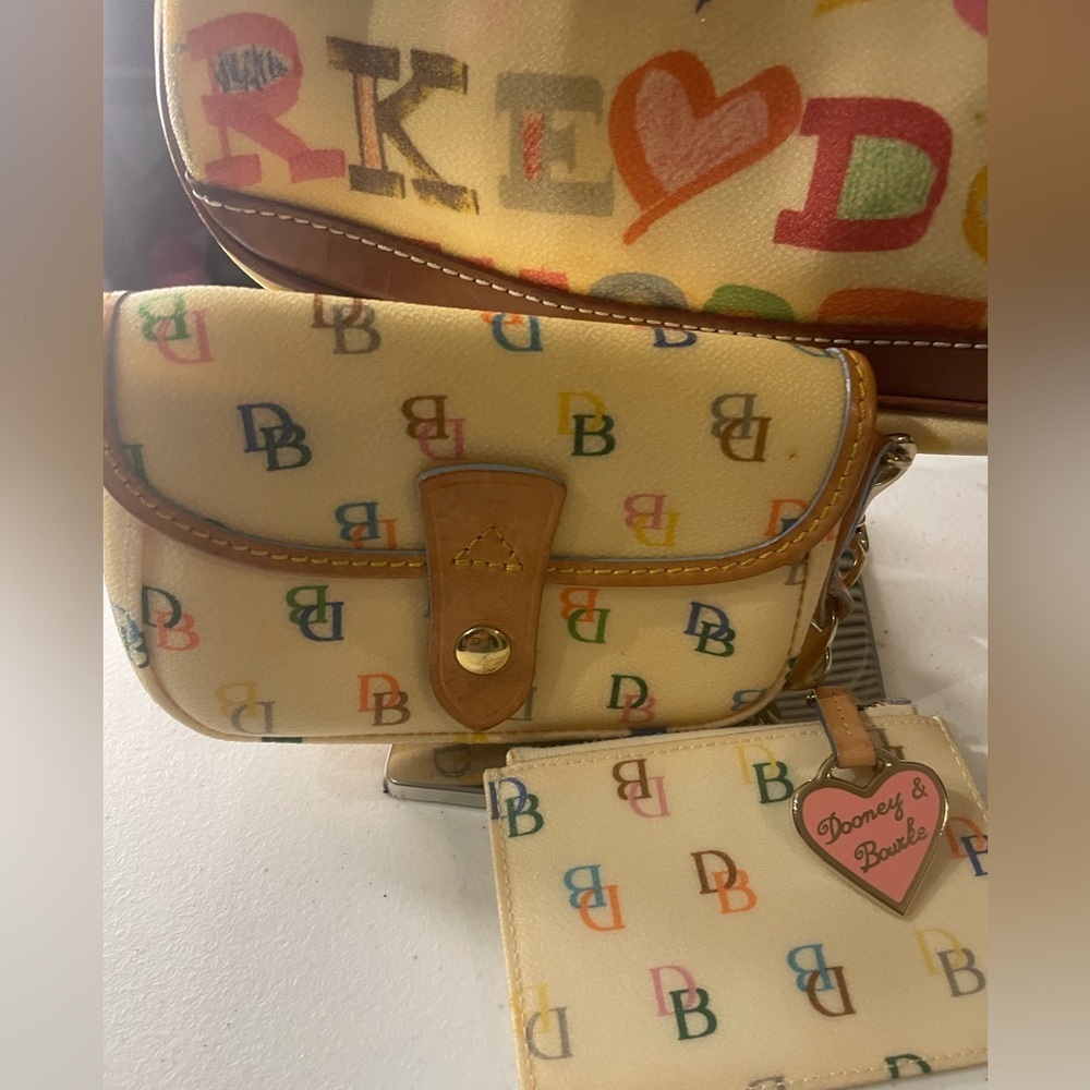 Y2K Dooney & Bourke Crayon Letter Mini Bag Baguette with wristlet & coin purse - Picture 3 of 3